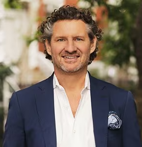 Christian Rogers – NYC Real Estate Expert, 29 Years’ Experience with nearly three decades in the market, Christian brings deep insight and proven success—backed by over $520 M in transactions, including $220 M in condo/co‑op sales and $300 M+ in new development projects Zillow+6Homes.com+6rogersluxurynyc.com+6. Featured in The New York Times, WSJ, Financial Times, and more, his strategic edge has helped clients buy and sell some of NYC’s most prestigious properties rogersluxurynyc.com+2Homes.com+2rogersluxurynyc.com+2.• Specializations: Condo, co‑op, and new development in prime Manhattan neighborhoods including Chinatown, West Village, Tribeca, Midtown • Languages: Fluent in English, Italian & Spanish—perfect for diverse international clientele f3hometeam.com+9Homes.com+9Traded+9• Recent Performance: 21 closed sales worth $46.8 M over the past five years (prices ranging from $725K to $7.5M; average deal size $2.2M), Homes.com, (929) 552‑6463. 